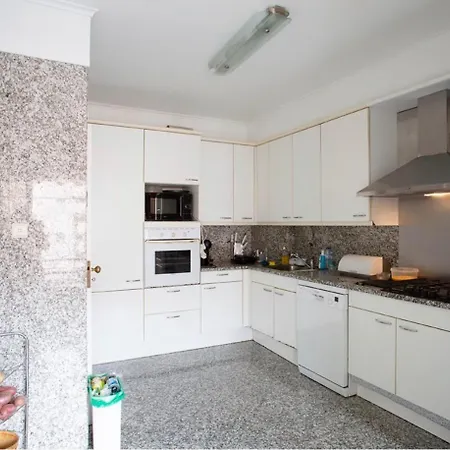 Aconchegante Casal Лісабон